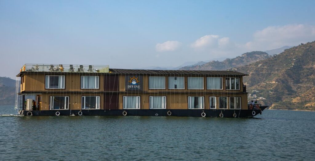 Divine Lake Cruise