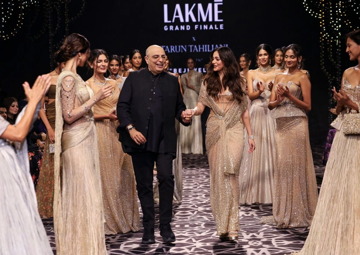 Lakmē Be-Jewel Comes Alive at Lakmē Fashion Week Grand Finale with Celebrated Designer Tarun Tahiliani