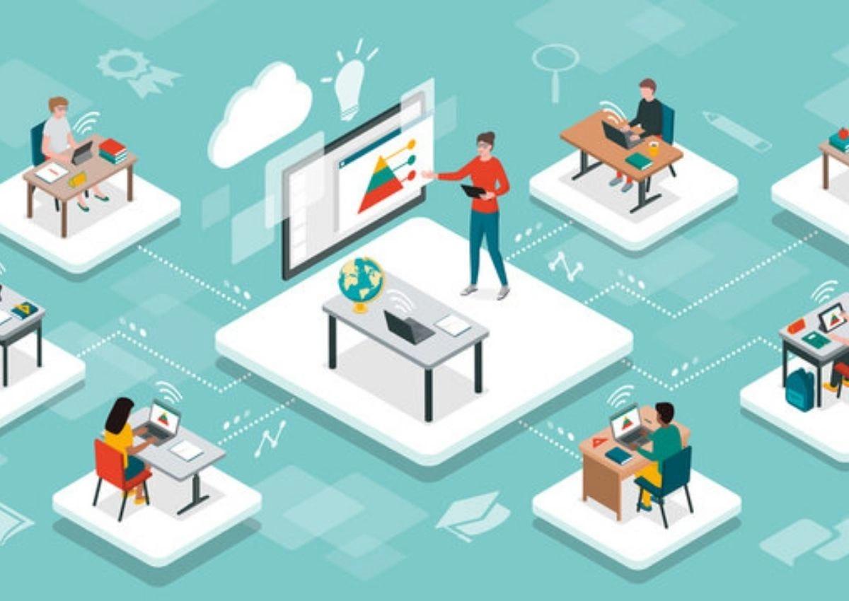 Online vs Traditional Classrooms: The Blended Future of Education in 2025